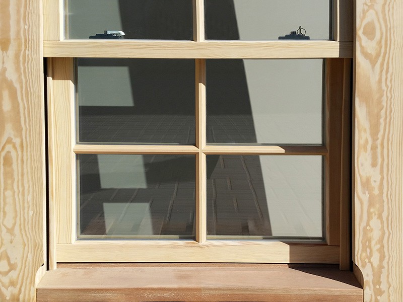Vertikal-Schiebefenster englischer Bauart mit Gegengewichten im